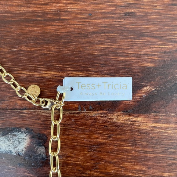 NWT | Tess & Tricia | Pearl Gold Necklace | Gold Plated - Picture 4 of 5